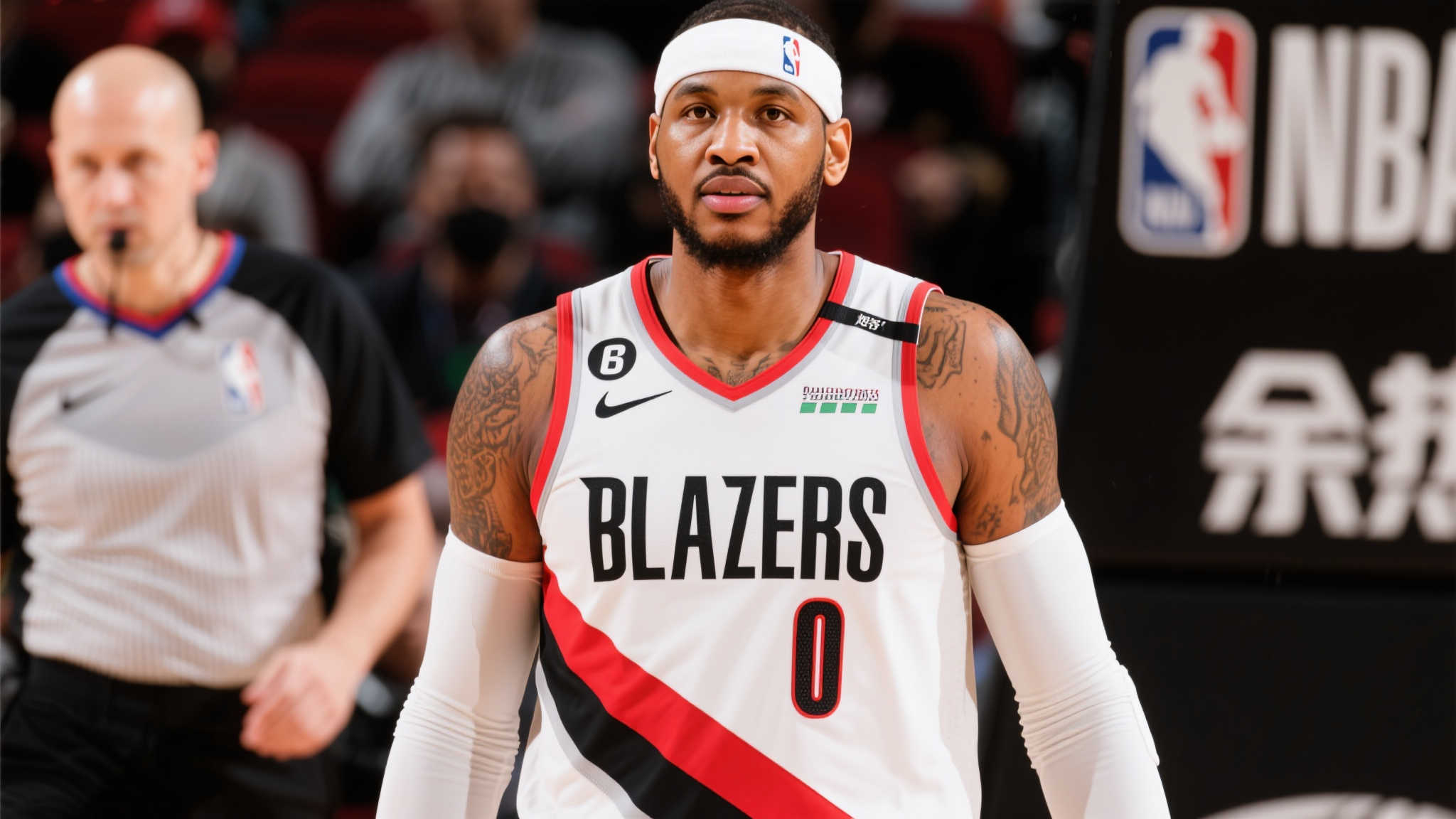 美媒建议湖人补强投射弱环:底薪签保罗,中产锁神射,3换1瞄准里德! 值得参考的是此前安东尼当年与开拓者签约拿下超值合同