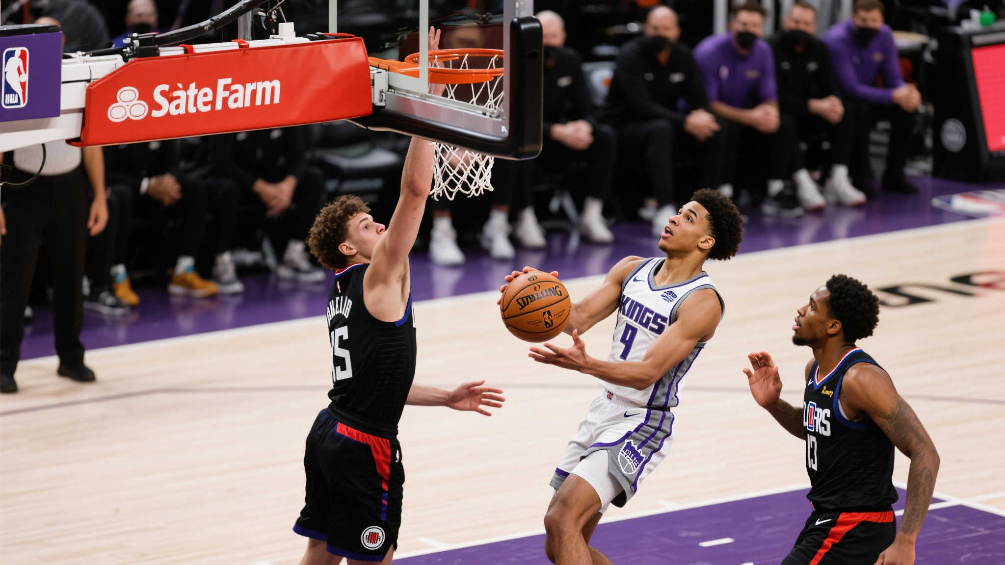 与此同时，约什·吉迪显示出了罕见的大局观，他送出的